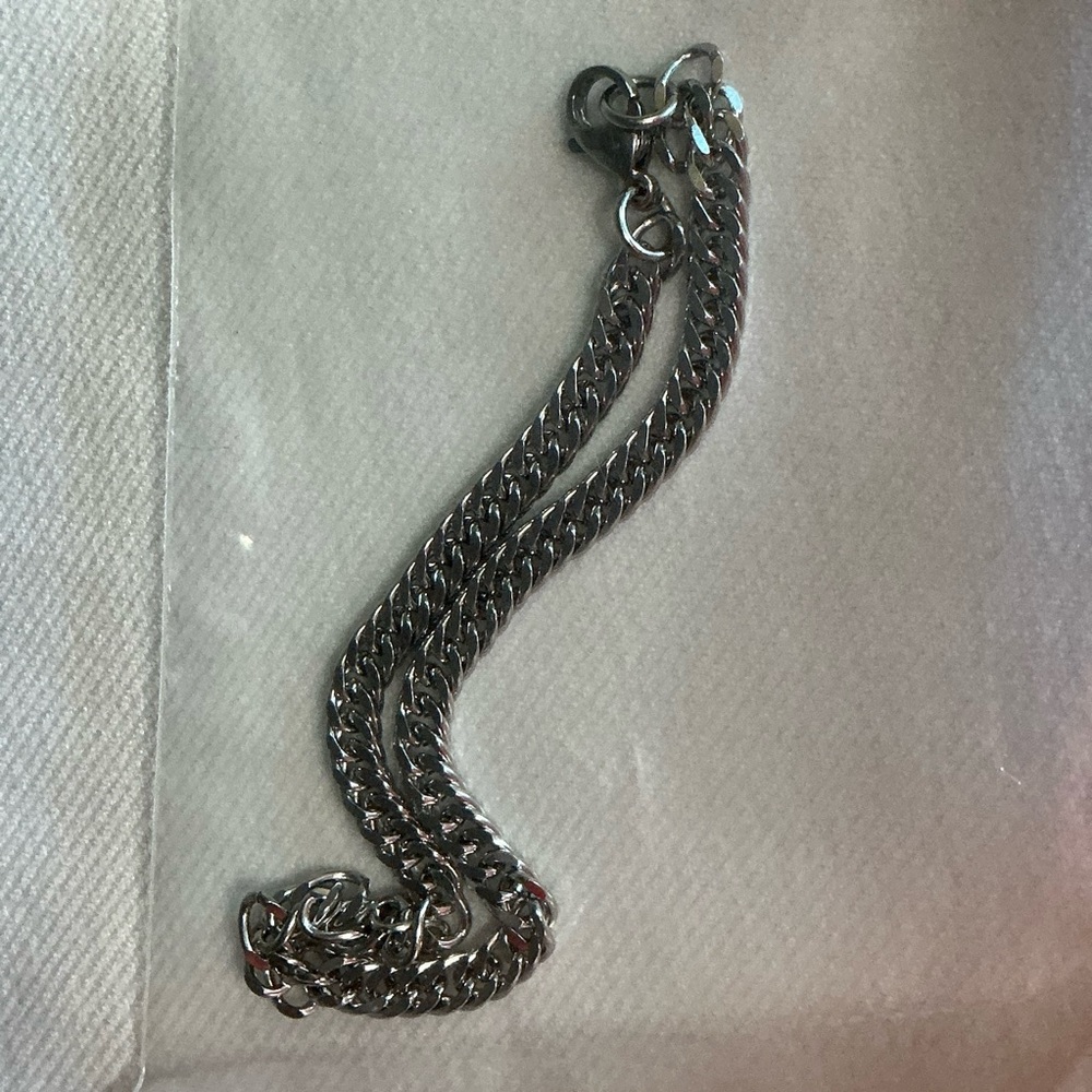 Silver Colored Metal Chain Braclet